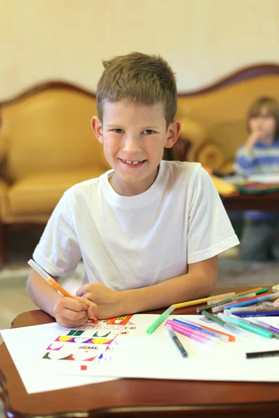 Boy drawing — Stock Photo, Image