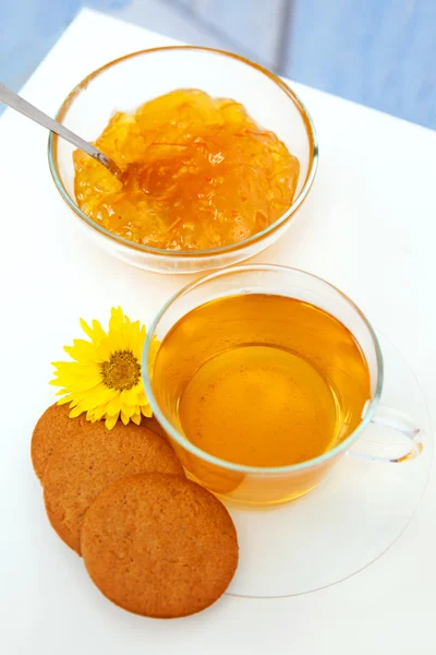 Bouchon de thé et confiture d'orange — Photo