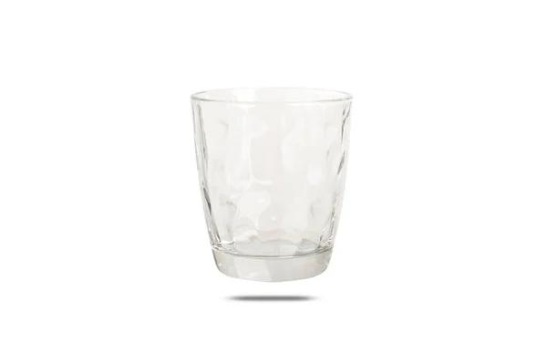 Vidro de uísque vazio e limpo isolado em fundo branco com caminho de recorte — Fotografia de Stock