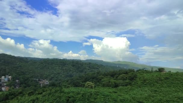 哈西山 Khasi Hills 是印度梅加拉亚邦希隆高原上的一个低山区 — 图库视频影像
