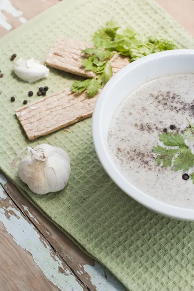 Pilzcremesuppe mit Knoblauch und Gemüse — Stockfoto