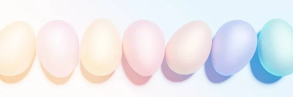 3D render de ovos de Páscoa coloridos pastel em um fundo branco — Fotografia de Stock