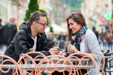 restoranda içki zevk çift