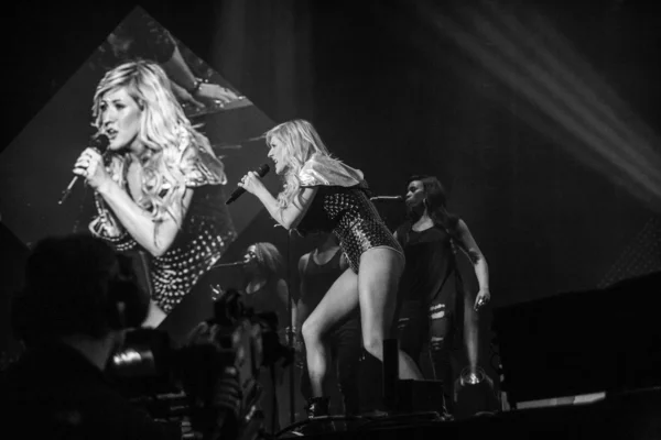 Dublin-March 1st 2014-Ellie Goulding performs live at the O2 on March 1st 2014 in Dublin,Ireland — Stock Photo, Image