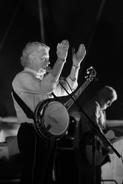 Louth,Ireland,May 4th 2014,Dublin City Ramblers  perform live at Vantastival,Bellurgan Park,County Louth on May 4th 2014 in Louth,Ireland — Stock Photo, Image