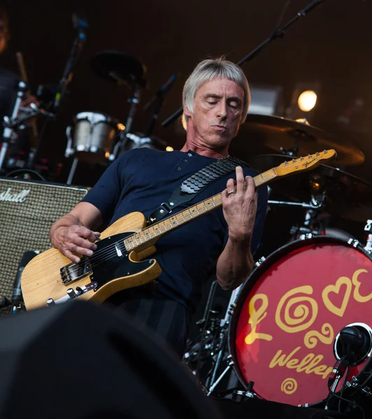 Kilaminham, dublin, 24 červen 2014, paul weller vystupuje živě v kilaminham nemocnici, dublin na 24 června — Stock fotografie