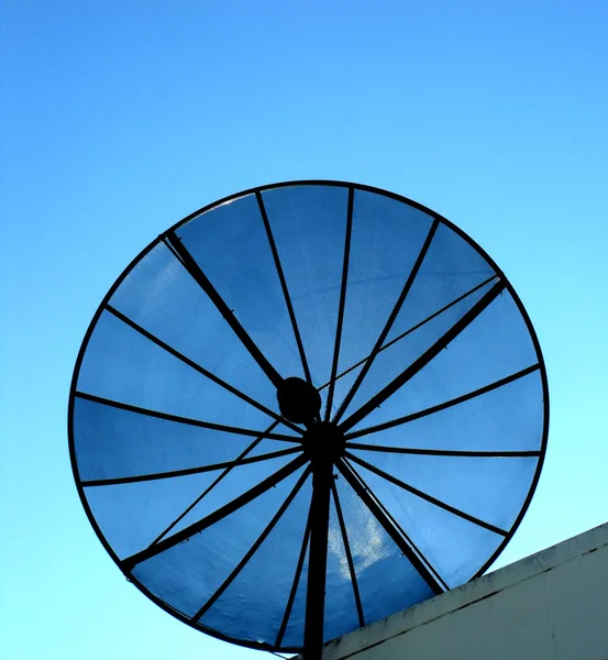 Casa antena satélite — Foto de Stock