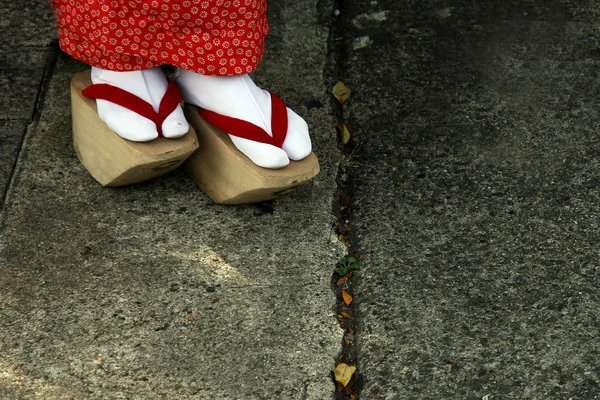 Ξύλινα παπούτσια της ιαπωνική γκέισα — Φωτογραφία Αρχείου