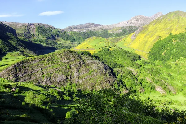 View of the Cantabrian Mountains near Pola de Somiedo, Spain — Stock Photo, Image