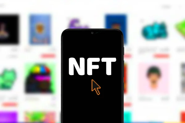 Smartphone Con Acrónimo Nft Logo Refiere Token Fungible Que Refiere — Foto de Stock