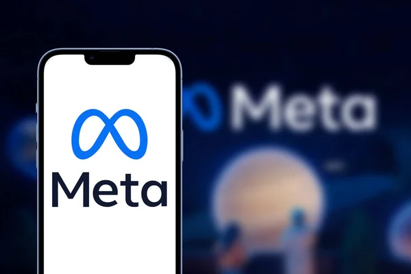 Smartphone Meta Metaverse Logo Lies Wooden Table Two Paper Facebook — Stockfoto