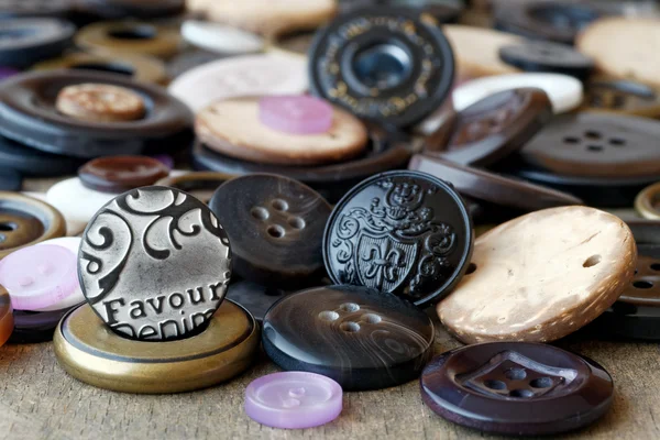 dikiş düğmeleri yığını