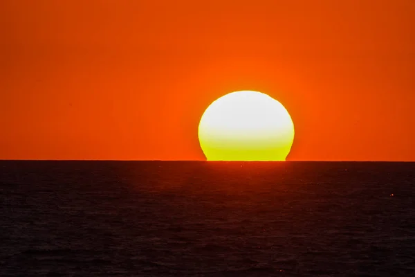 ヨーロッパのアドリア海 バルカン半島 モンテネグロの素晴らしい夕日 — ストック写真