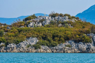 Karadağ 'ın Skadar gölündeki Beska Adası' ndaki Ortodoks manastırı Beska.
