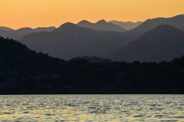 Skadarsko Jezero Gölü 'nün batı ucu veya Karadağ' ın Skadar Gölü 'nün doğu Avrupa' daki Balkan bölgesi..
