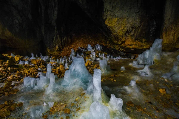 Czarnogóra Park Narodowy Durmitor Jaskinia Lodu Ledena Pecina — Zdjęcie stockowe