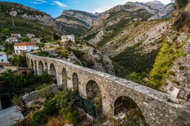 Stari Bar - Adriyatik kıyısındaki yıkık ortaçağ kenti, Karadağ 'daki Unesco Dünya Mirasları Alanı.
