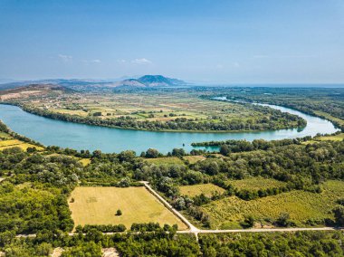 Ada Bojana Karadağ ve Arnavutluk sınırında