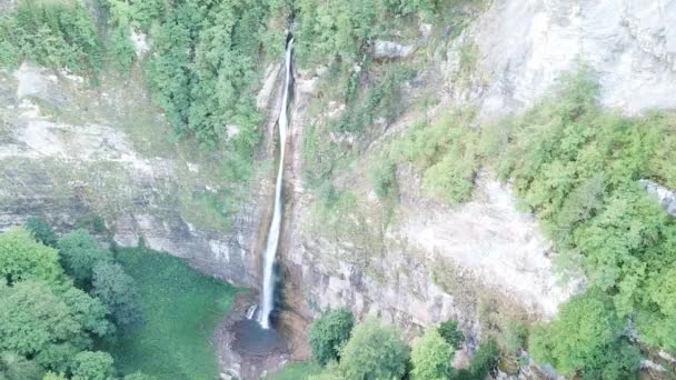 Vattenfall Skakavac Regnskog Perucica Nationalparken Sutjeska Bosna Och Hercegovina — Stockvideo