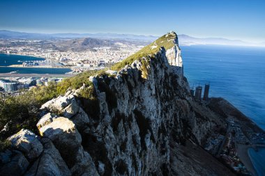 İspanya 'nın Cebelitarık Kayası, Birleşik Krallık, Avrupa ve La Linea kasabası.