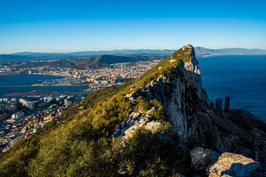 İspanya 'nın Cebelitarık Kayası, Birleşik Krallık, Avrupa ve La Linea kasabası.