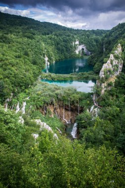 Hırvatistan ve Avrupa 'daki Plitvice Ulusal Parkı.