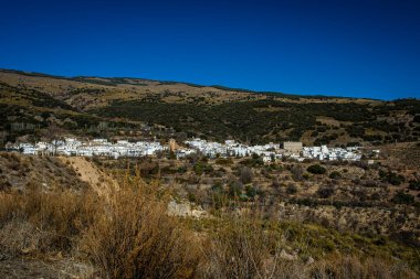 Sierra Nevada dağlarındaki Trevelez kasabası, Granada