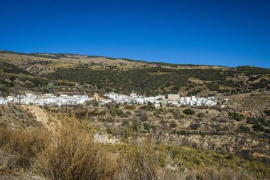 Sierra Nevada dağlarındaki Trevelez kasabası, Granada