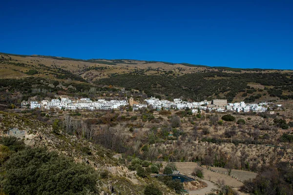 Sierra Nevada dağlarındaki Trevelez kasabası, Granada