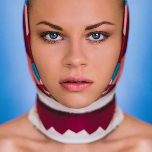 Mavi gözlü genç kız.