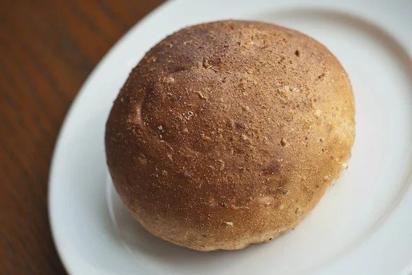 plaka üzerinde ekmek