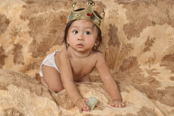 Bambino Principe con corona — Foto Stock