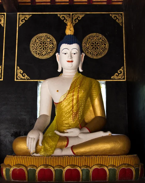 Socha Buddhy v chrámu 2 — Stock fotografie