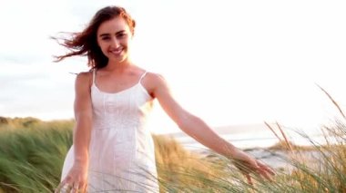 çim dokunmadan kız