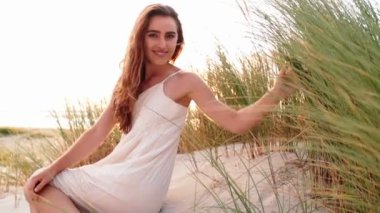 çim dokunmadan kız