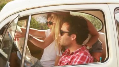 Bir haritaya bakıyordum bir yolculuk üzerinde arkadaşlar.