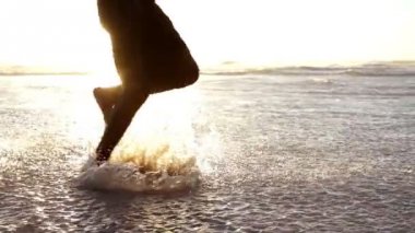 plajda çalışan ayak