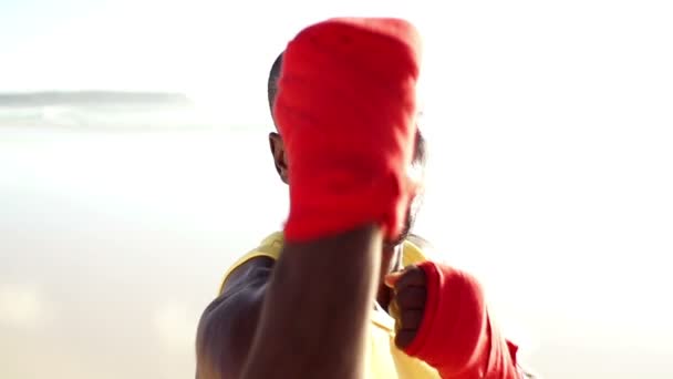Boxeo de hombre — Vídeo de stock