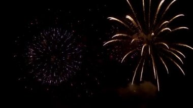 Fireworks siyah gökyüzü