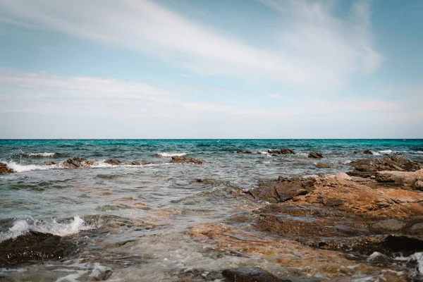 Vacker Utsikt Över Havet Den Steniga Östra Kusten Sardinien Italien Royaltyfria Stockbilder