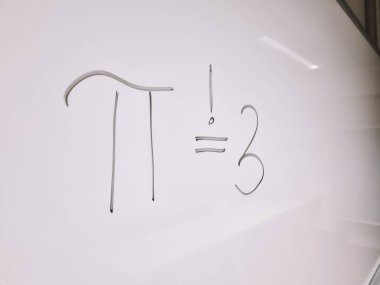 Matematik dersinden Pi 'nin matematiksel sembolleri.