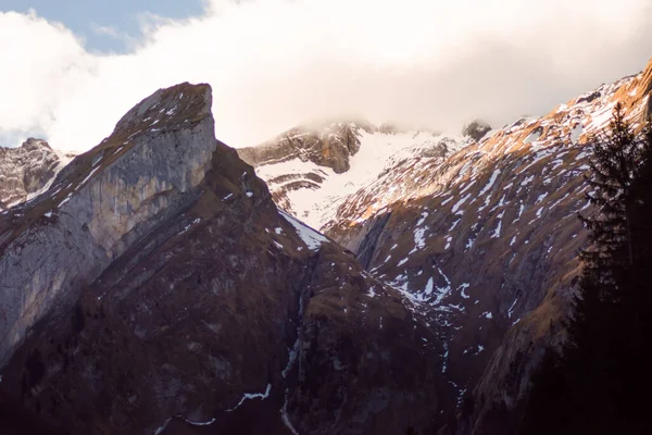 Montagnes Suisses Ensoleillées Formations Rocheuses Monumentales Dans Les Alpes Cœur — Photo