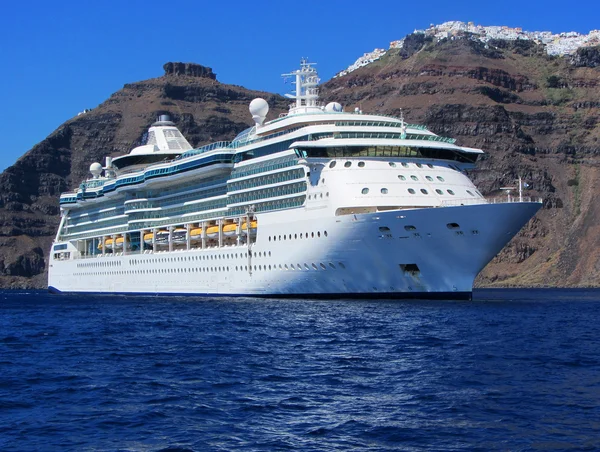 Bateau de croisière, Santorin — Photo