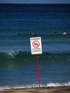 tehlike işareti, Avustralya Yüzme