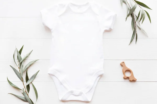 Mockup White Baby vücut giysisi