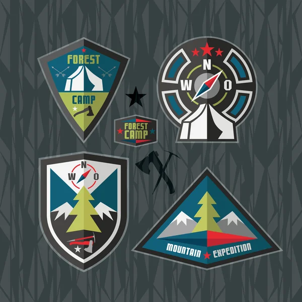 Badges camping et randonnée — Image vectorielle