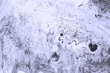 Soyut el boyası akışkan sanat dokusu. Soğuk siyah ve beyaz renk. Tasarımınız için yaratıcı arkaplan