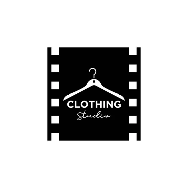 Colgador Camiseta Con Carrete Película Para Logotipo Del Estudio Producción — Archivo Imágenes Vectoriales
