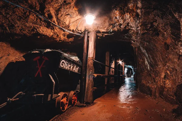 Büyüleyici ziyaretçi madeni Finstergrund Yeraltı Wieden yakınlarındaki Güney Kara Orman