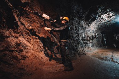 Büyüleyici ziyaretçi madeni Finstergrund Yeraltı Wieden yakınlarındaki Güney Kara Orman